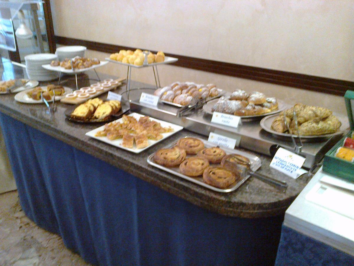 California Pastry Hotel Червия Экстерьер фото
